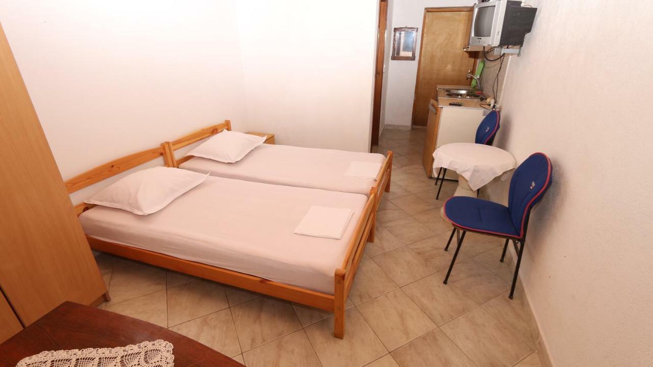 Dinka Guesthouse Makarska Esterno foto