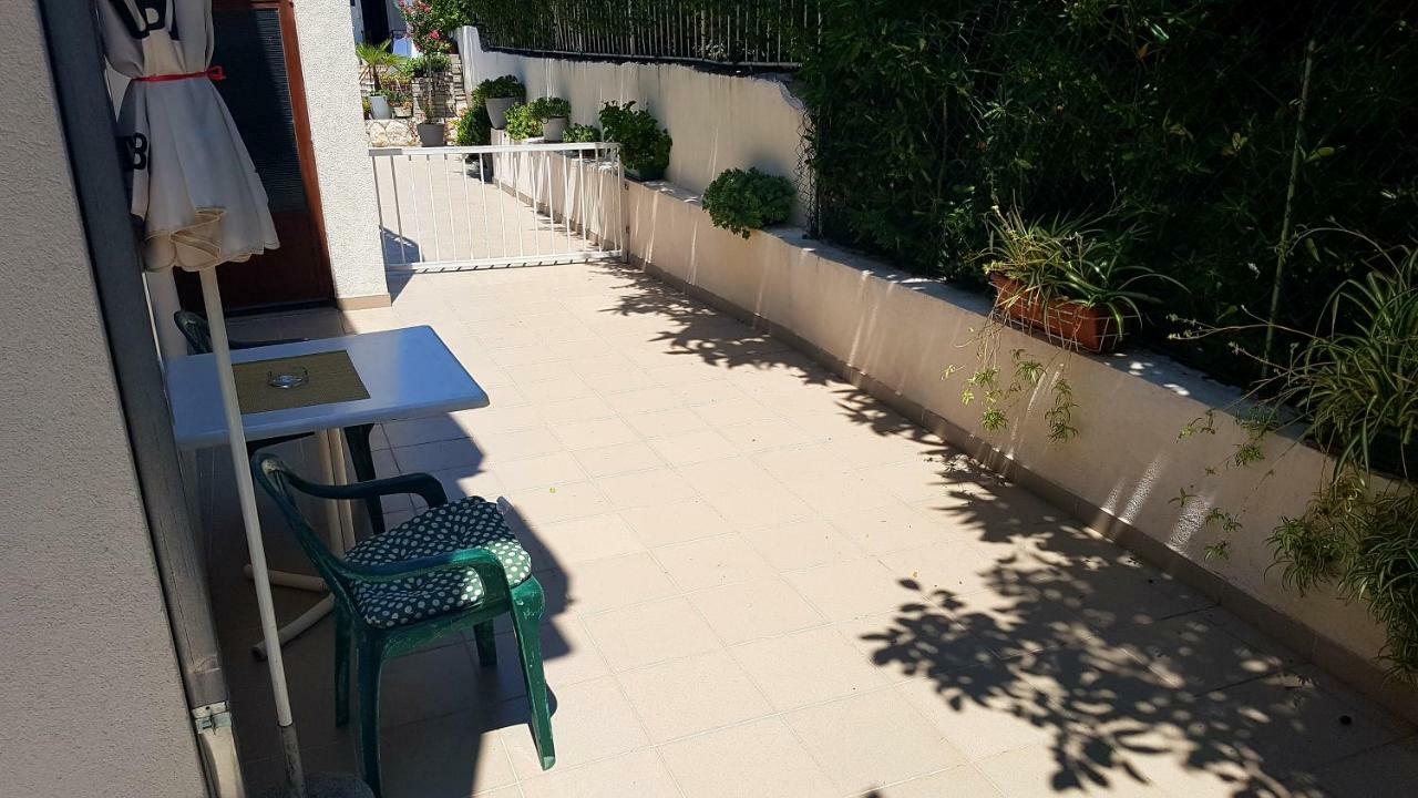 Dinka Guesthouse Makarska Esterno foto